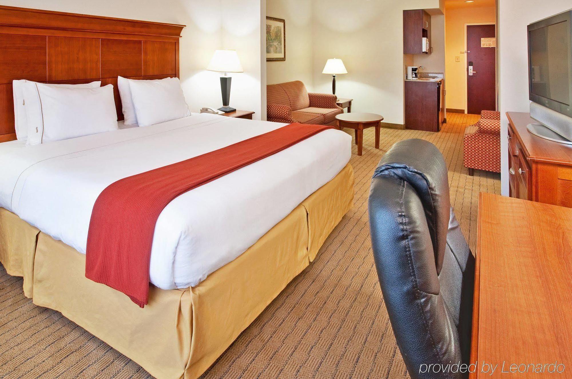 Holiday Inn Express & Suites Dyersburg, An Ihg Hotel Szoba fotó